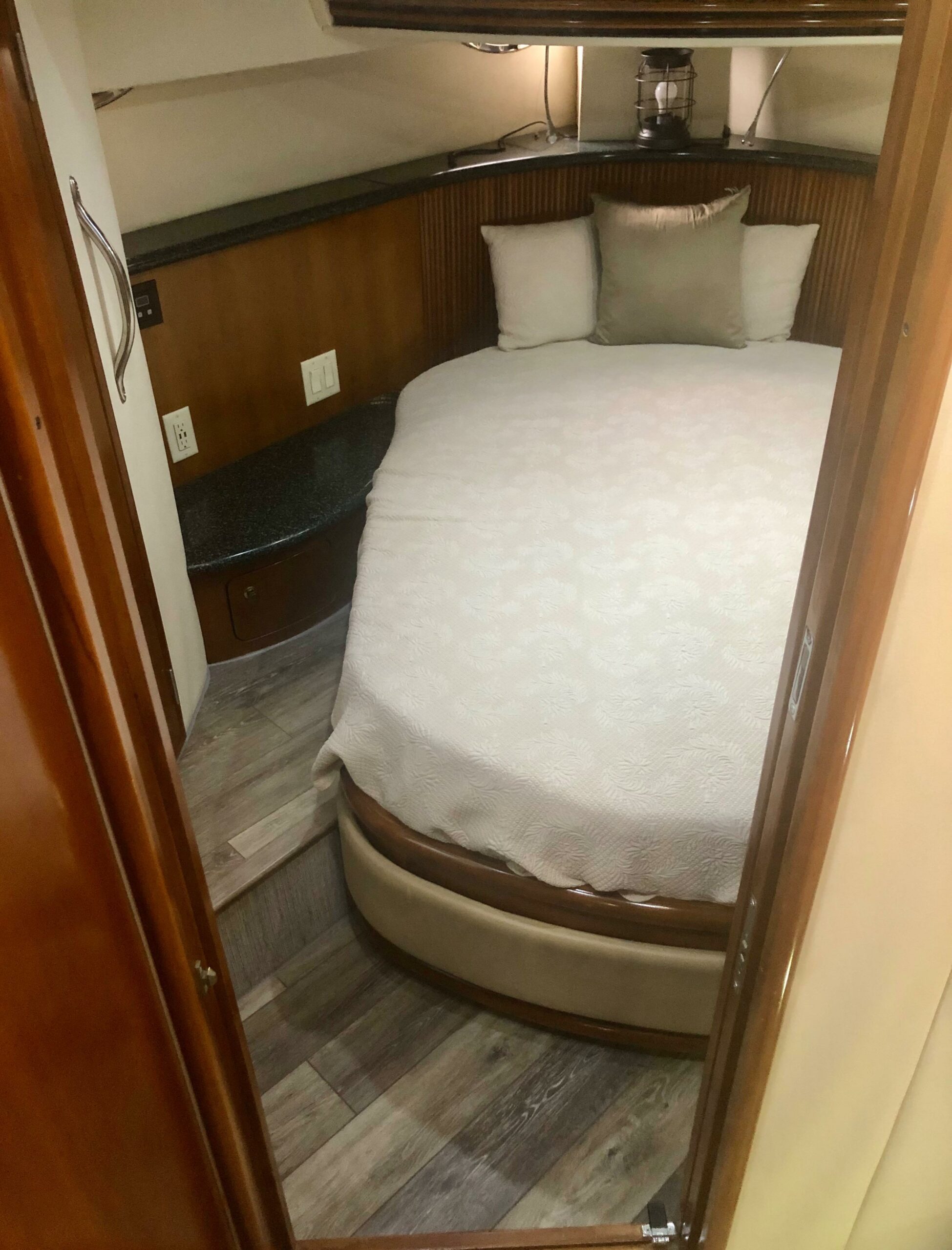 2000-carver-450-voyager-pilothouse-power-9786296-20250507172152837-1_XLARGE