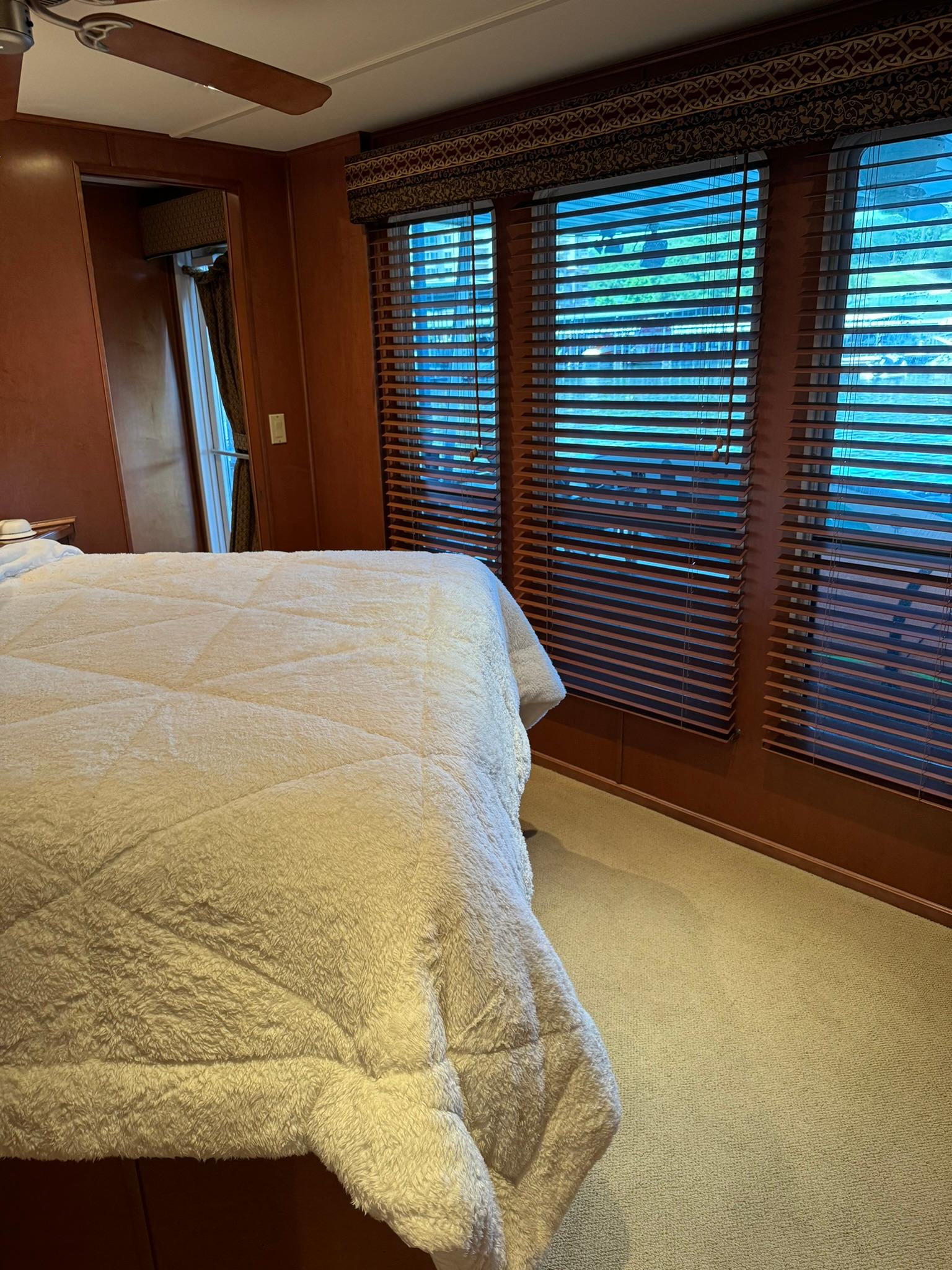 2003-sharpe-75-houseboat-power-9396002-20240529131332321-1_XLARGE