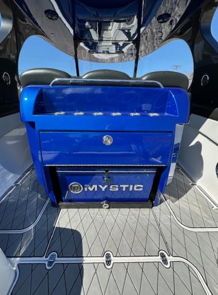 2019-mystic-powerboats-m4200-power-9727637-20250325110004674-1_XLARGE