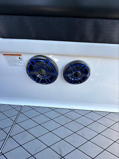 2019-mystic-powerboats-m4200-power-9727637-20250325110028029-1_XLARGE