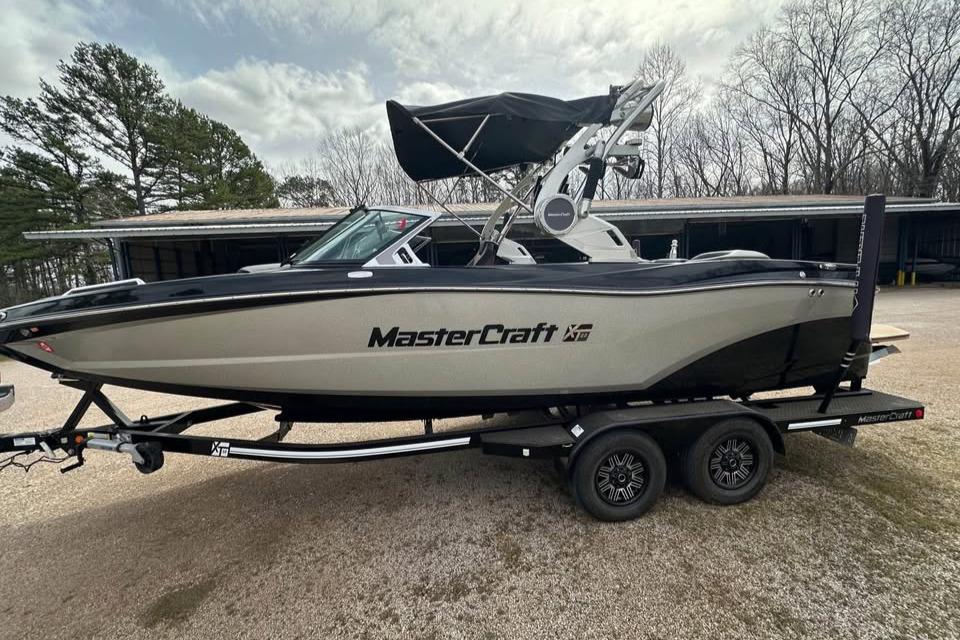 2021-mastercraft-xt22-power-9722342-20250320074905677-1_XLARGE